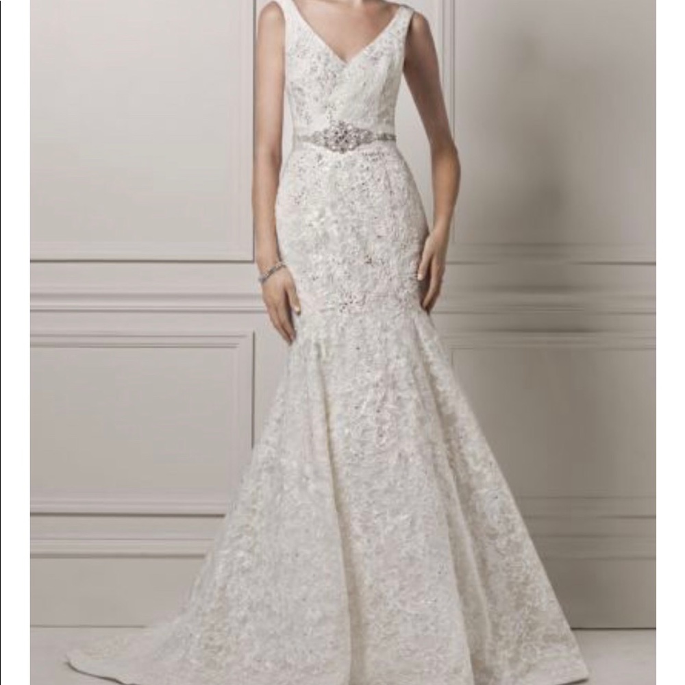 New wedding dress Oleg Cassini mermaid size 2